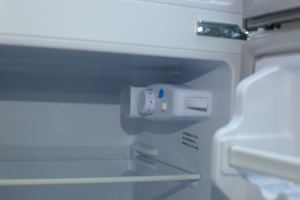 Réfrigérateur à <span class=keywords><strong>porte</strong></span> en verre rétro 105L Congélateur supérieur en acier inoxydable Refroidissement électrique écologique pour le ménage RV Hotel Use <span class=keywords><strong>Vintage</strong></span> Used - Product Image 3