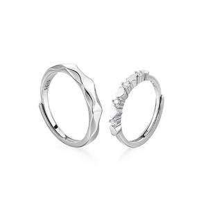 Anillos de Pareja Ajustables de Cobre Electrochapado, Anillos de Boda Abiertos con Circonita y Corona, Estilo Coreano, Sencillos, Elegantes y a la Moda para Hombre y Mujer - Product Image 1