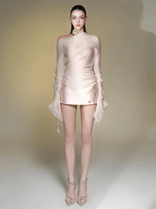 <span class=keywords><strong>Conjunto</strong></span> de Falda Mini y Blusa de Satén Beige <span class=keywords><strong>para</strong></span> Mujer, Un Hombro Descubierto, Manga Larga, Detalle Transparente, Botones Decorativos, Traje Formal de Dos Piezas <span class=keywords><strong>para</strong></span> Fiesta o Noche - Product Image 1