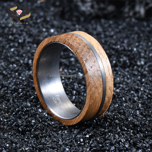 Anillo de madera de barril de whisky sólido Natural de 8mm para hombres, joyería de madera, anillo de compromiso de boda de tungsteno de moda - Product Image 4