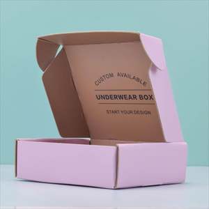 Caja de Regalo de Cartón Corrugado Rígido, Impresa Personalizada con Materiales Reciclados, para Camisetas, en Negro y Rosa - Product Image 5