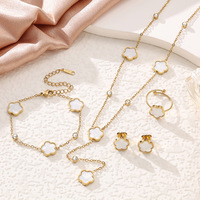 Ensemble de bijoux en acier inoxydable à la mode en or 18 carats pour femmes