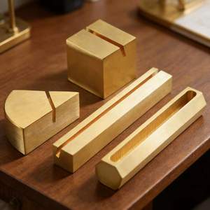 Présentoir professionnel en laiton et aluminium pour cartes de visite, photos, étiquettes de prix et notes - Product Image 2