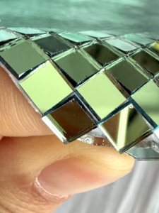 Mosaïque de carreaux en verre cristal moderne 5x5 mm, épaisseur 1,2 mm, design à coller, pour la décoration de salle de bain, garantie 3 ans - Product Image 5