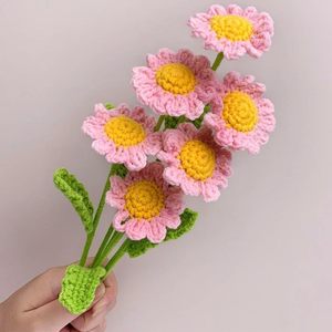 Bouquet de marguerites faites à la main, fleurs au crochet, blanc, jaune, rose, décoration pour la maison, fleurs artificielles, cadeau pour petite amie, meilleure amie - Product Image 3
