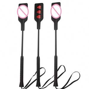 Productos para adultos Sex Whip Mango largo Faux Leather BDSM Bondage Spanking Paddle Whips Flirting sex Tools para parejas BDSM <span class=keywords><strong>spanker</strong></span> - Product Image 1