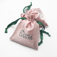 Pochette en soie rose imprimée personnalisée en gros sac cadeau de luxe en satin pour bijoux avec ruban emballage textile