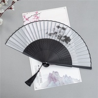Éventail pliant en bambou de style chinois, sculpté et imprimé, rétro, pour la danse, cadeau créatif pour femmes, pour le Nouvel An chinois