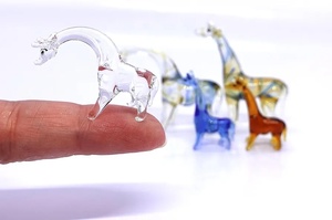 Décoration de table, combinaison de deux tons colorés, verre soufflé à la main de Murano, art artisanal, monde miniature en verre personnalisable, Pâques - Product Image 4