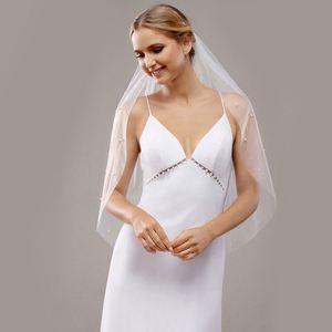 Voile de mariée noir perlé style gothique avec peigne à cheveux pour décoration de fête - Product Image 6