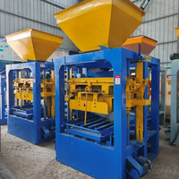 Machine à fabriquer des briques de ciment et des blocs de pavage/entretoises à haute efficacité 4-24 avec contrôle PLC