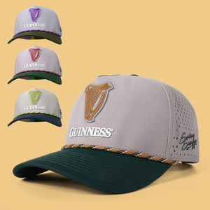 Casquette de golf perforée en polyester respirant à séchage rapide avec cordon, patch personnalisé en PVC caoutchouc pour performance, style camionneur - Product Image 1