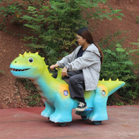 Manège Dinosaure Vert et Bleu pour Parc d'Attractions - Vente Flash |   Scooter électrique pour adultes en forme de dinosaure pour équipement de terrain de jeux