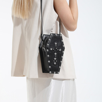 Sacs cercueil Halloween 2025 – Sac à bandoulière gothique avec chaîne, en cuir PU foncé, pour femme – Vente en gros personnalisée