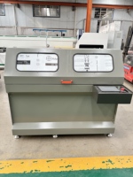 Scie automatique de découpe de connecteurs d'angle de fenêtre en aluminium avec lame de 450 mm et 500 mm, pince pneumatique et capot de protection sécurisé
