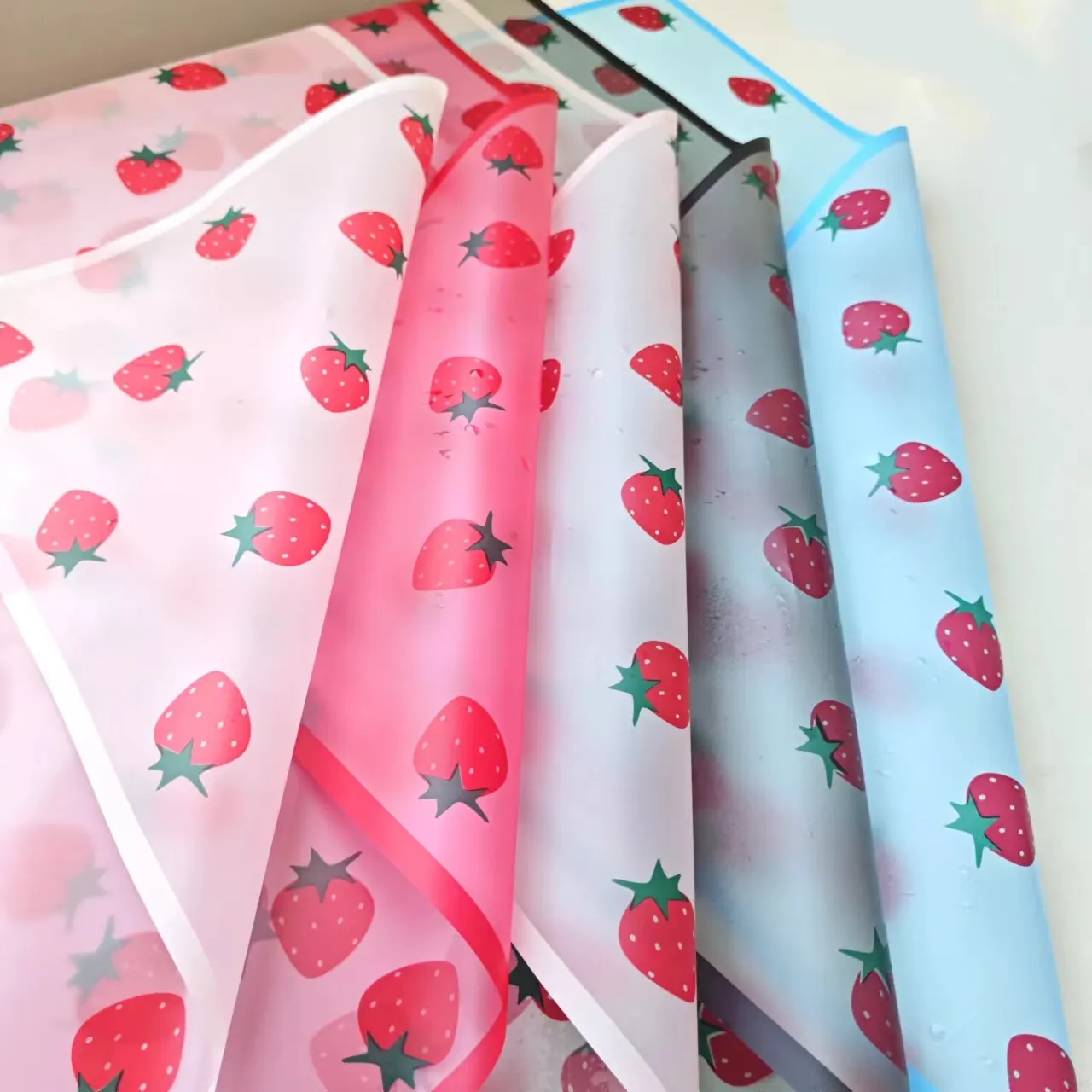 2024 New Style Strawberry Flower Wrapping Paper Waterproof Wrapping Paper For Flowers Designer Papers Korea