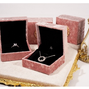 High Quality Vintage Chinese Rectangle Floral Pattern Luxury Velvet Jewelry Box Pink Charms for Rings <b>Earrings</b> Necklaces - Product Image 6