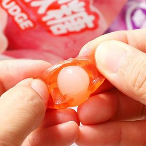 Bonbons gélifiés fruités en forme de dessin animé 3D - Saveur pêche - Sachet de 45g - Product Image 3