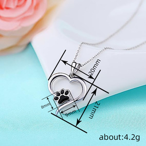 Collana con ciondolo a forma di cuore e zampa per donna, gioiello alla moda da indossare tutti i giorni, idea regalo - Product Image 4