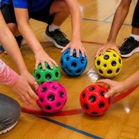Ballon d'entraînement perforé en PU de 6,3 cm pour enfants, idéal pour jongler, lancer et attraper – Personnalisation OEM