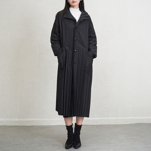 Gabardina informal de longitud media para mujer de alta calidad Miyake diseño plisado botón único envío rápido inventario de salida de fábrica - Product Image 6