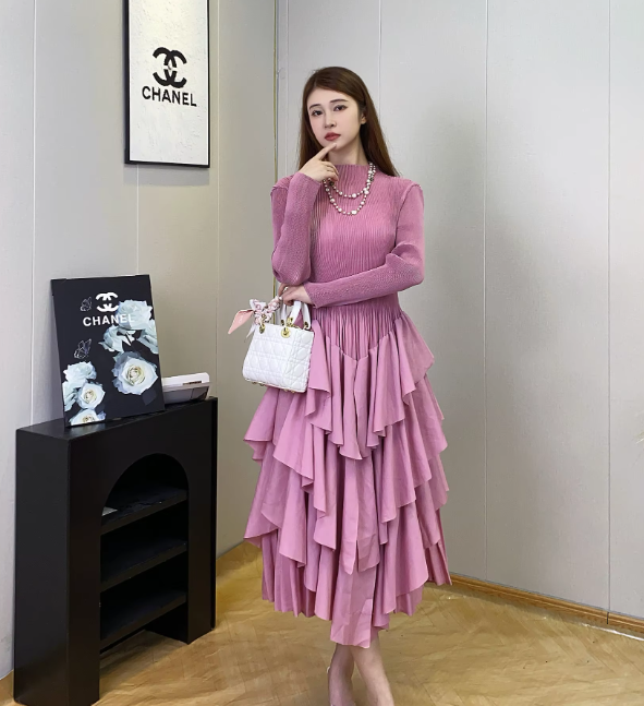 สีแดงม่วง