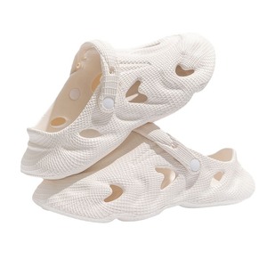 รองเท้าแตะผู้ชายแบบสวมหน้าร้อน ระบายอากาศได้ดี ปิดนิ้วเท้า พื้นกันลื่น ผลิตด้วยวิธีฉีดขึ้นรูป เหมาะสำหรับใส่กลางแจ้ง - Product Image 5