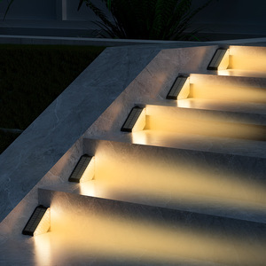 Luces Solares Triangulares para Escalones, 24 LED, Celda Solar Monocristalina, Resistentes al Agua, Iluminación para Escaleras Exteriores, Jardín, Patio, Piscina - Product Image 2