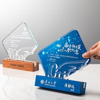 Trophée de football personnalisé avec base en cristal, design sur mesure pour compétitions sportives et ligues