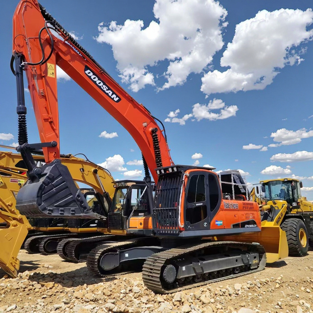 Factory Direct Sales New Mode 20-20 Ton Tracked Excavators DX300LCA/DX225. Used Doosan Excavators 1.75M Bucket 202KW