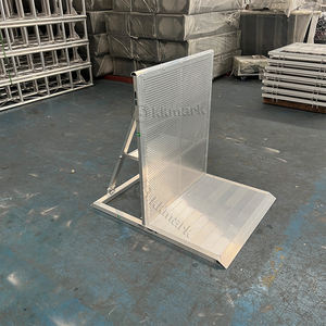 Barriera di Sicurezza Pieghevole KKMark Nera e Argento in Alluminio per Controllo Folla Tipo Mojo con Cancello Angolare per Grandi Concerti - Product Image 6