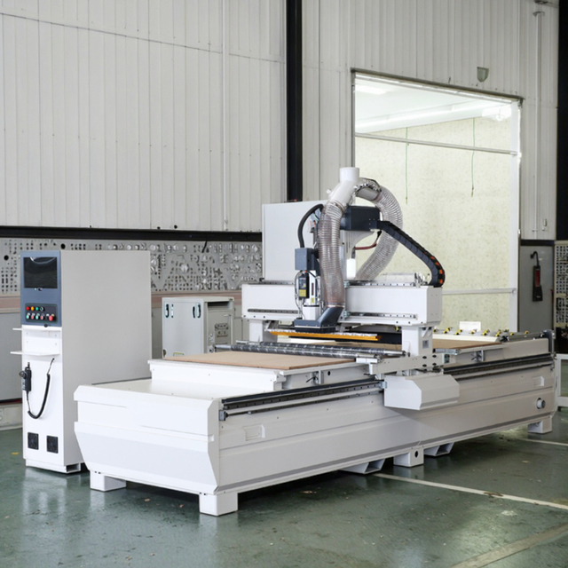 Automatic Tool Change CNC Router for Furniture 3 Axis Woodworking Machinery 1325 ATC CNC Router Machine for Panel Furniture
