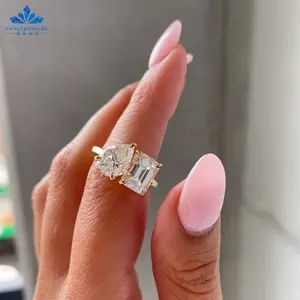 Moissanite 반지 두 돌 배와 에메랄드 컷 D 컬러 VVS moissanite 14k 옐로우 골드 Toi Et Moi moissanite 결혼 반지