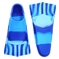Palmes de natation souples à poche intégrale avec motif bleu dégradé, palmes courtes flexibles pour l'entraînement en piscine et la plongée en apnée décontractée sur la plage