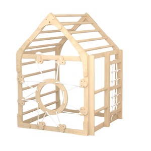 Structure d'escalade en bois sur mesure en forme de maison pour bébés, utilisable en intérieur et en extérieur, un jouet d'éveil et d'éducation physique. - Product Image 3