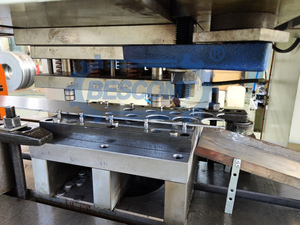 Machine <span class=keywords><strong>de</strong></span> fabrication <span class=keywords><strong>de</strong></span> joints <span class=keywords><strong>de</strong></span> <span class=keywords><strong>culasse</strong></span> automatique Tôle d'acier <span class=keywords><strong>pour</strong></span> métal Poinçonneuse <span class=keywords><strong>de</strong></span> joints plats avec moule - Product Image 5