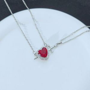 Collier de couple avec pendentif épée cœur en zircon rouge, chaîne de clavicule en acier titane, collier en acier inoxydable, cadeau pour la Saint-Valentin - Product Image 4