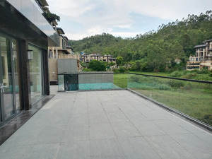 Panneaux de balustrade modernes en aluminium et verre pour usage extérieur et intérieur – Balcon, villa, centre commercial – Clôture de sécurité autoportante - Product Image 6