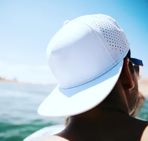 Boné de beisebol perfurado com laser, chapéu personalizado para caminhoneiros, com remendo de borracha, chapéus snapback de alta qualidade