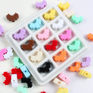 Nouveau design résine <span class=keywords><strong>miniature</strong></span> résine coeur belle forme résine pendentif en gros bricolage coque de téléphone breloques porte-clés pour la décoration - Product Image 4