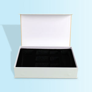 Boîtes cosmétiques magnétiques pliables de luxe populaires paquet de boîte de papier de cadeau de Noël d'impression de logo d'estampage d'or personnalisé pour les vêtements - Product Image 3