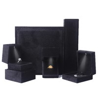 Nouvelle boîte d'emballage de bijoux rectangulaire en velours à motif uni sans fermeture avec anneau lumineux LED pour bracelet, pendentif et collier