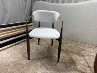 Chaise de salle à manger Jagger en bois massif moderne OEM ODM avec dossier léger - Personnalisable pour un usage domestique et hôtelier