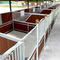 Produits équestres HDG Surface Equine, box à chevaux classiques, stalles équestres professionnelles, fabrication sur mesure, écuries de luxe.