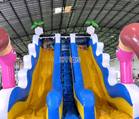 Toboggan aquatique gonflable géant avec piscine à jets d'eau et mur d'escalade pour parc à thème, fête foraine, location pour fêtes en plein air, enfants de 3 à 12 ans