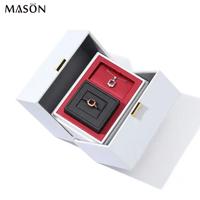 Boîte de rangement de bague de collier avec boucle en métal boîte cadeau de bijoux personnalisés en cuir boîte d'emballage de bijoux de collier à double anneau ouvert