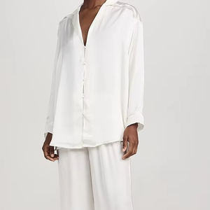 <span class=keywords><strong>Pigiama</strong></span> di Lusso in Raso di Seta <span class=keywords><strong>Bianco</strong></span> per Donne Taglie Forti, Set Due Pezzi Casual con Maniche Lunghe e Colletto - Product Image 1