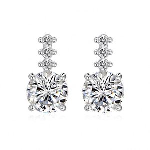 Boucles d'oreilles clous Dylam classiques pour femme, en argent sterling 925 plaqué rhodium, avec zircone 5A, idéales pour mariage et mariée - Product Image 1