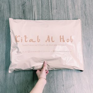 Sobres de Poliéster Color Albaricoque Brillante Personalizados - Bolsas de Envío con Acabado Mate e Impresión de Logotipo para Ropa, Regalos y Comercio Electrónico - Product Image 2