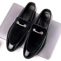 Chaussures habillées britanniques XuanWu pour hommes, idéales pour mariages et événements formels, avec empeigne en PU, fermeture à enfiler, semelle intermédiaire en caoutchouc, patchwork, collection automne